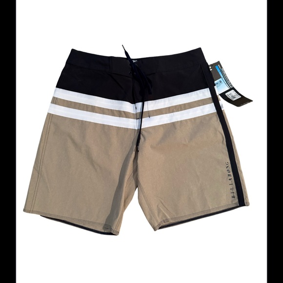 Billabong Men's Black and Tan Board Shorts - Picture 1 of 5